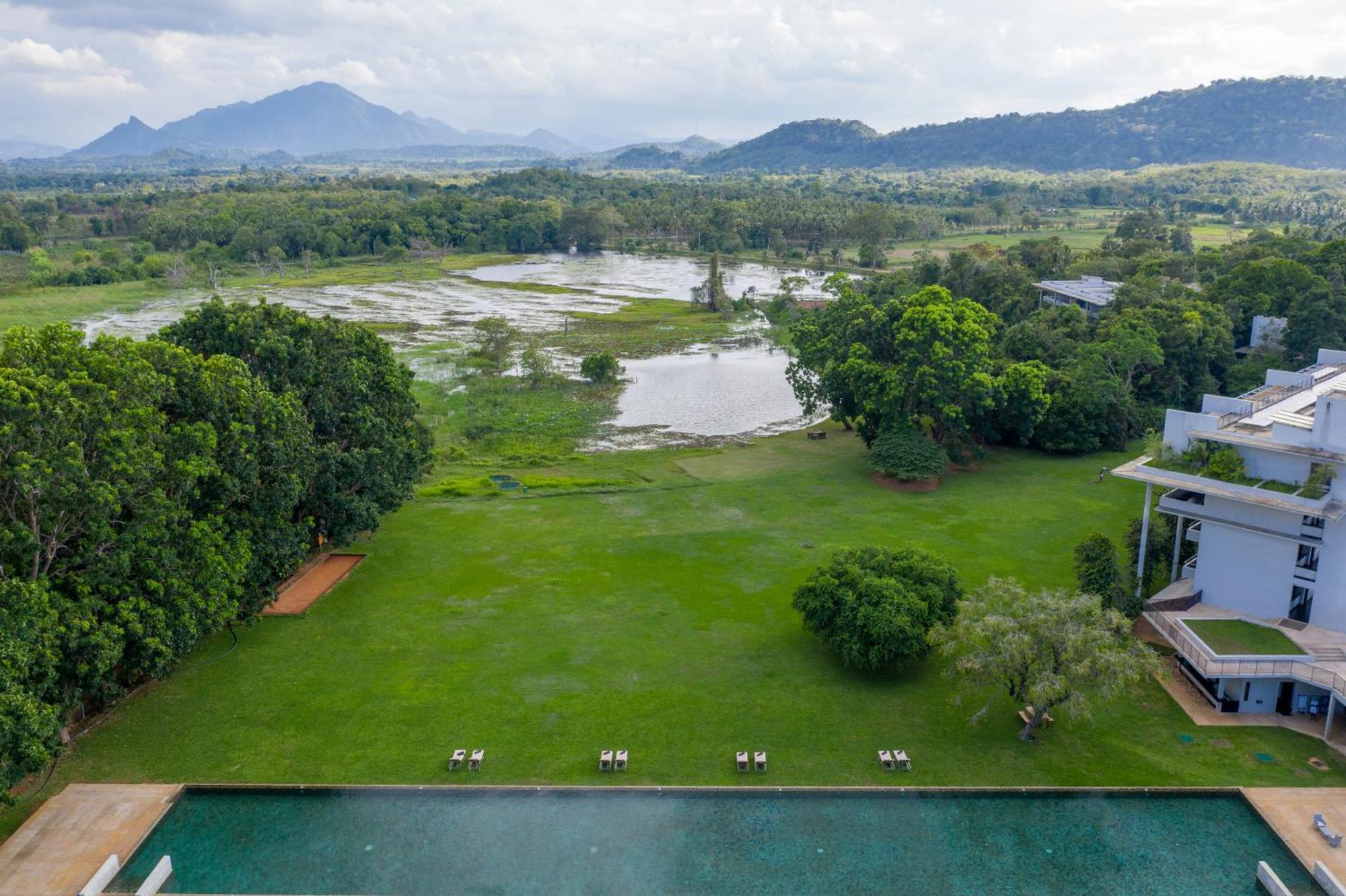 Jetwing Lake Dambulla Exteriör bild